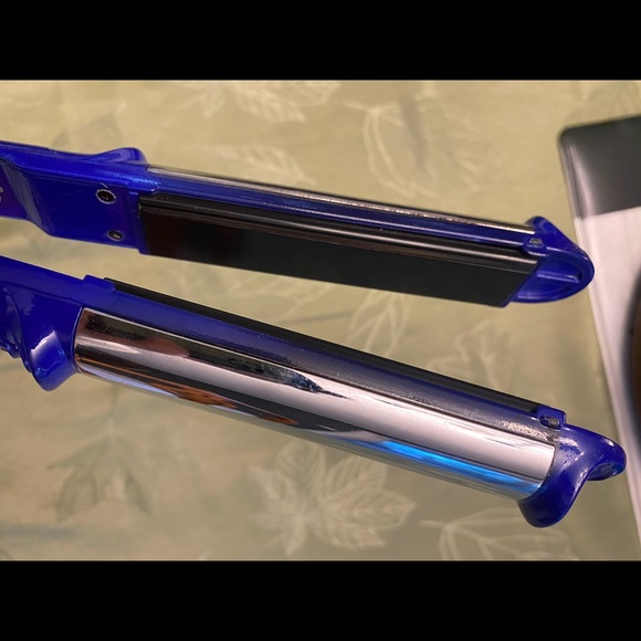 Lightly used hair curler/straightener - Picture 5 of 5